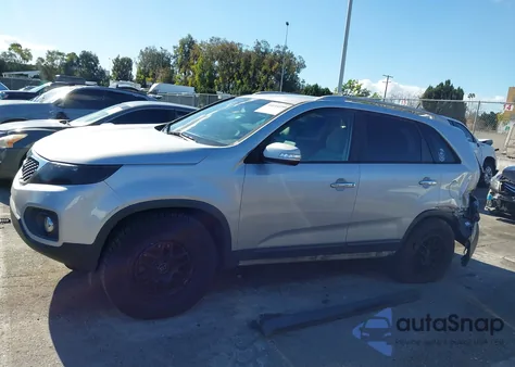 2011 Kia Sorento Lx z USA, uszkodzony, nr VIN 5XYKT3A18BG144739